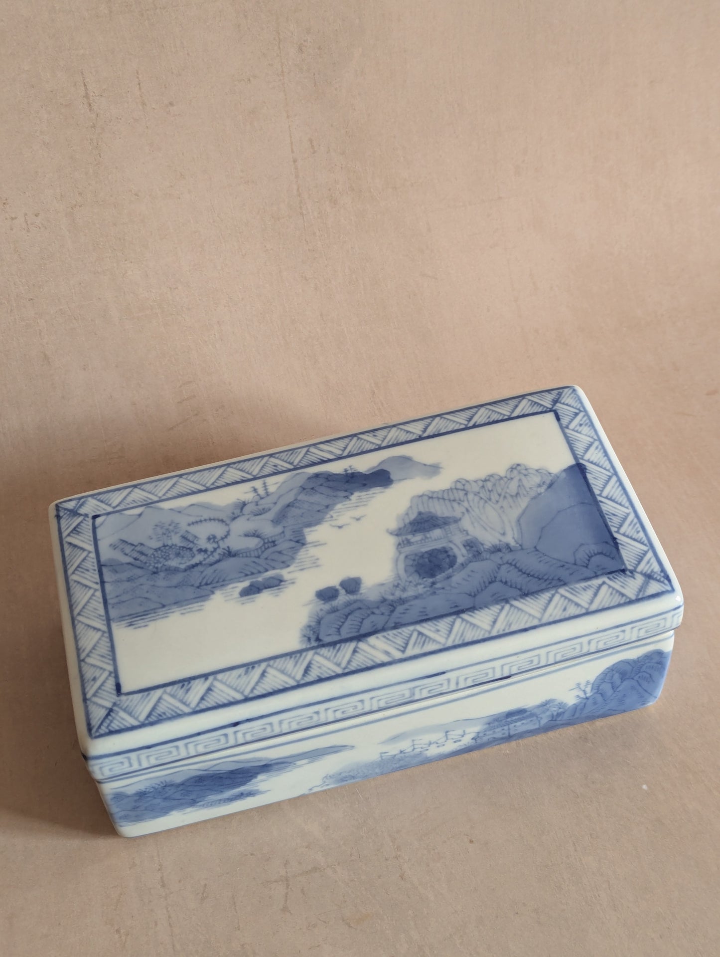 Chinese Porcelain Blue & White Lidded Trinket Box