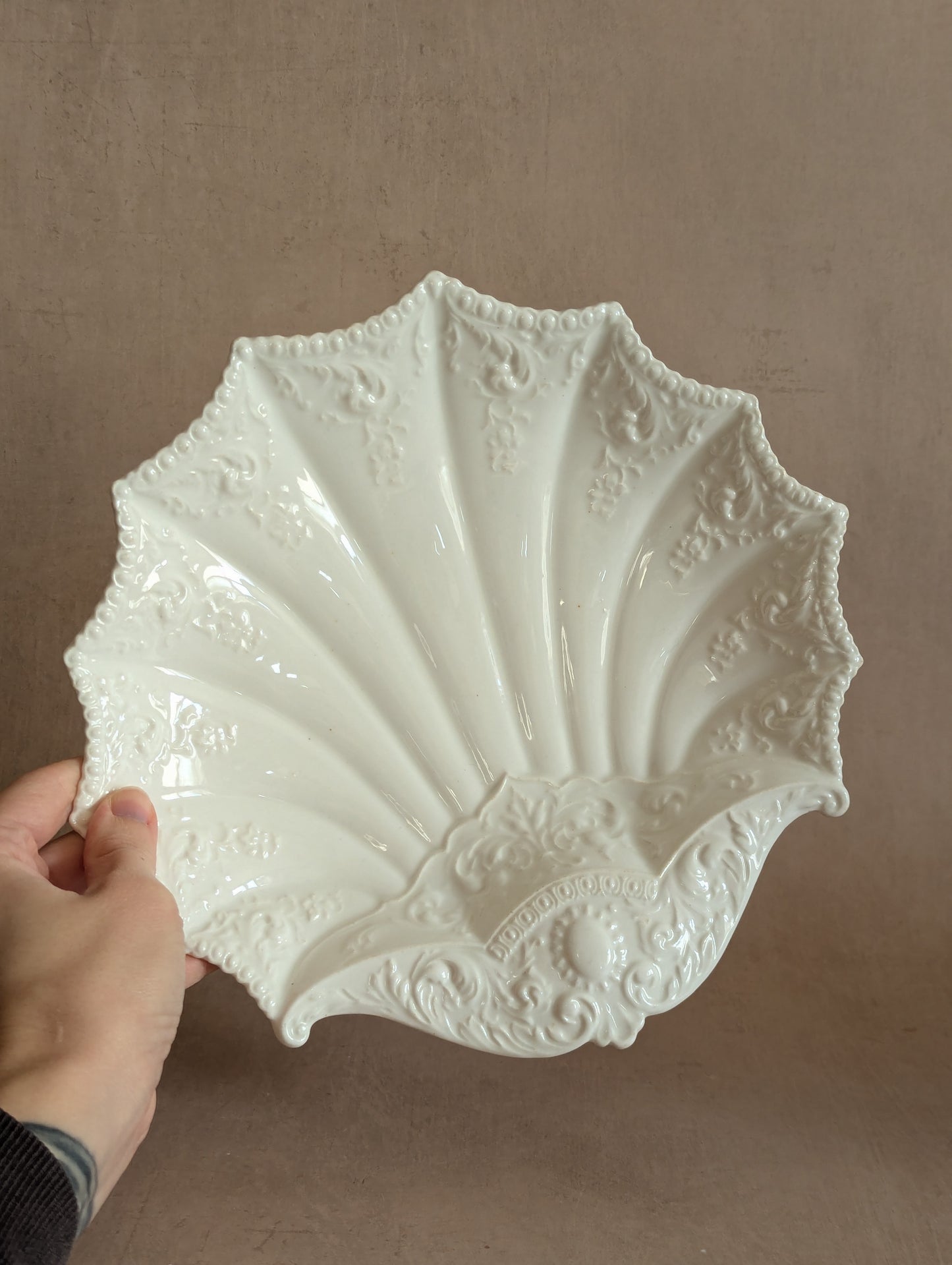 White Aynsley Ceramic Footed Shell Dish