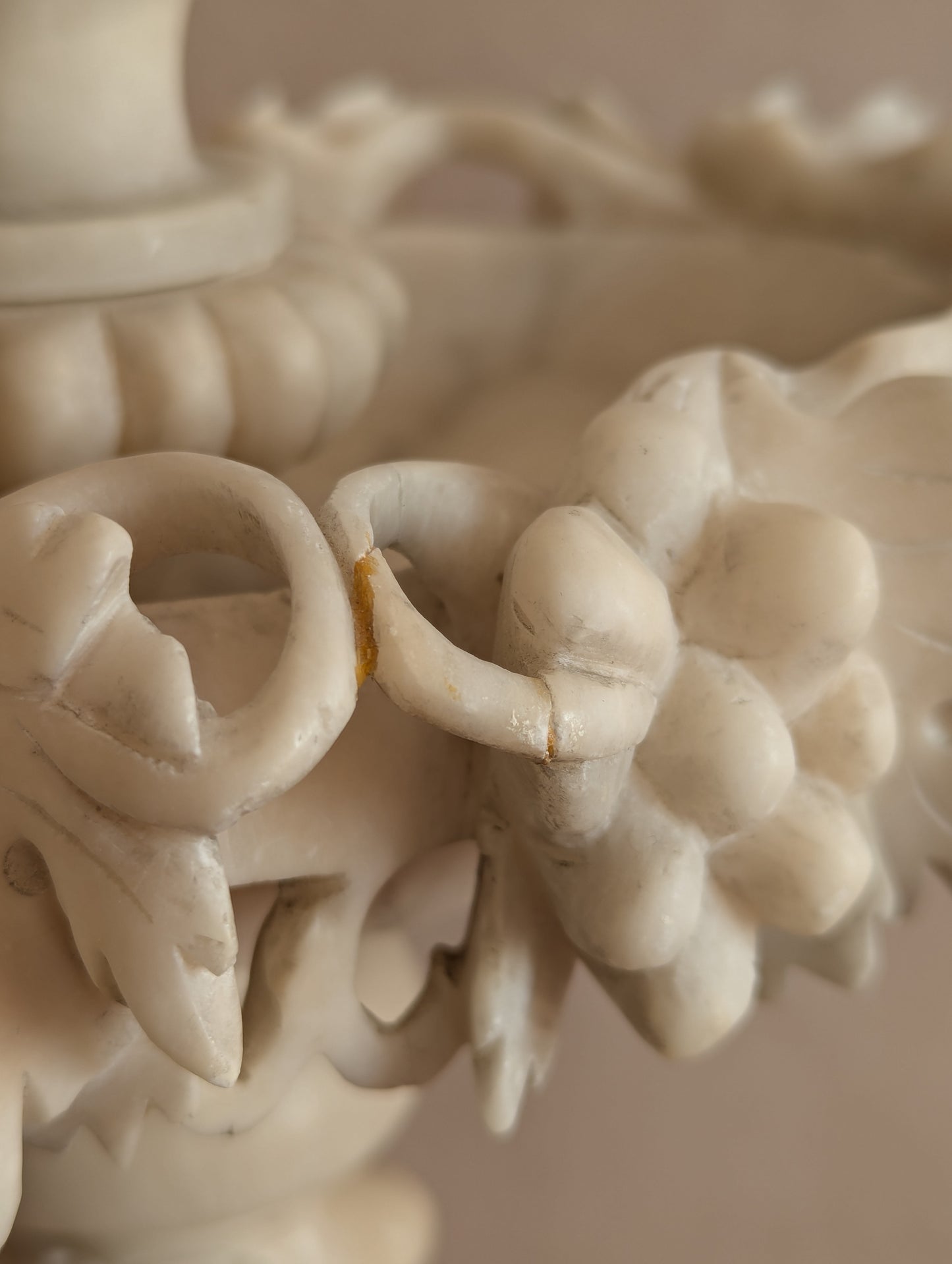 Italian 19th Century Alabaster Tazza Centerpiece