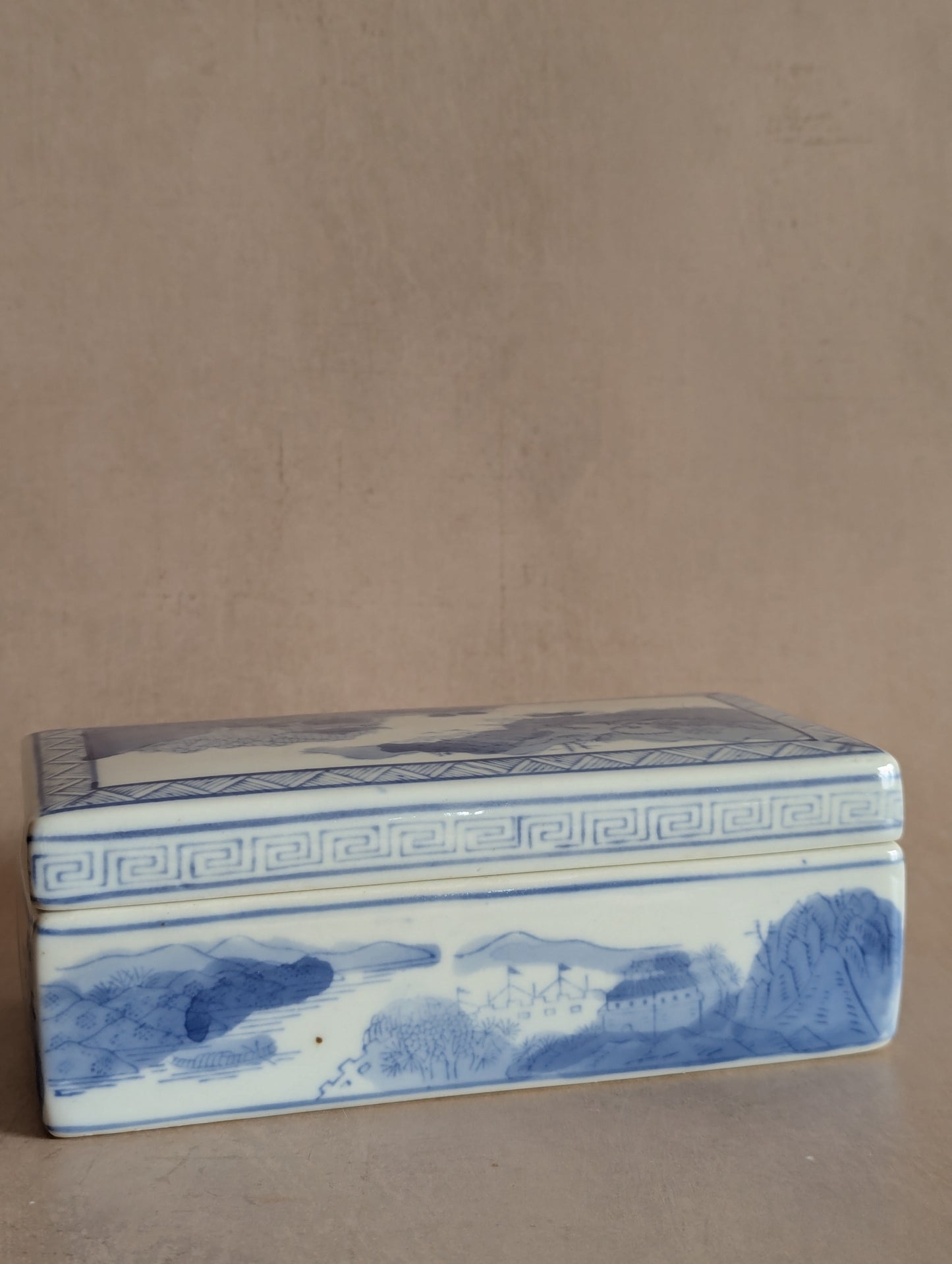 Chinese Porcelain Blue & White Lidded Trinket Box