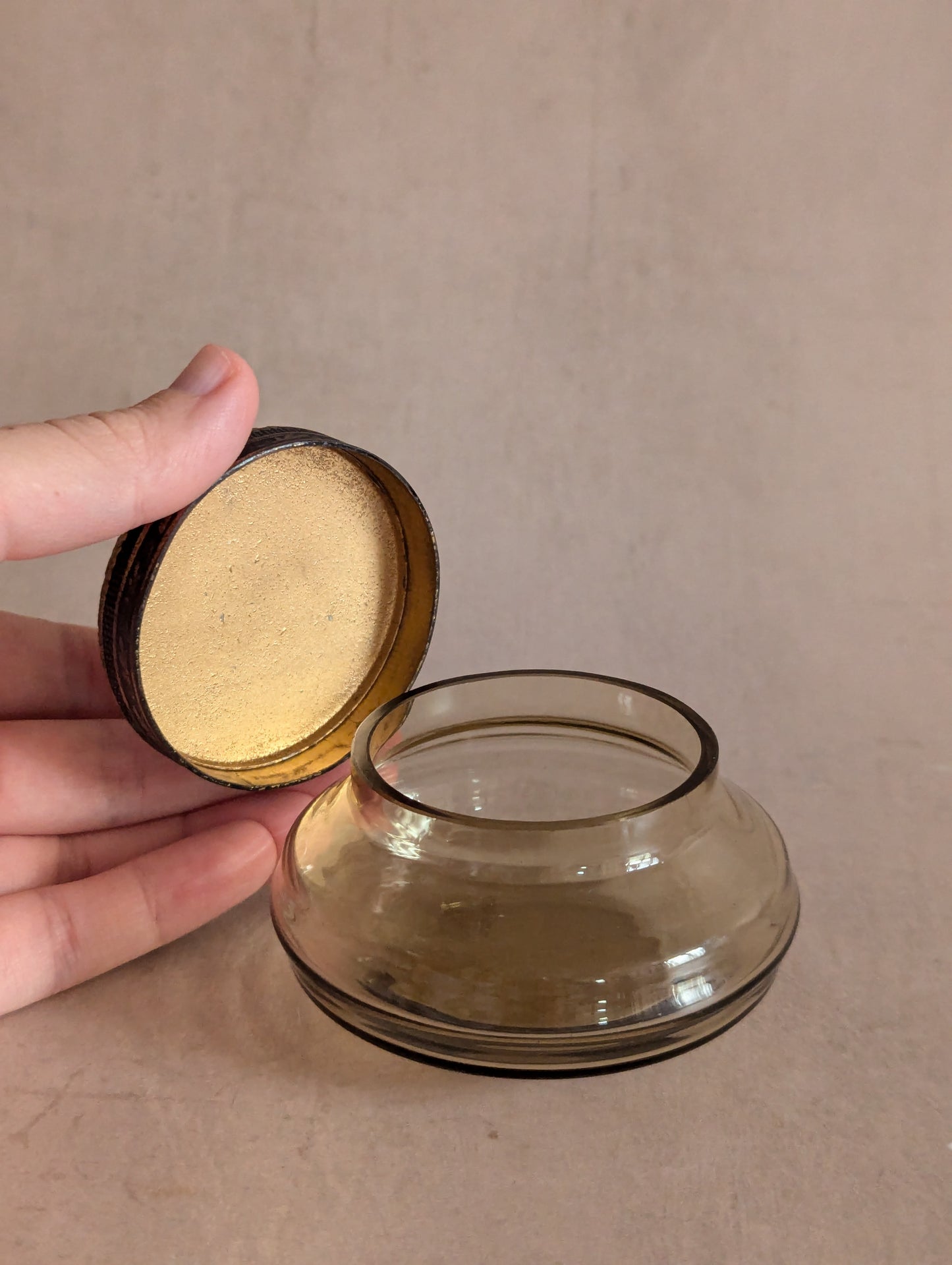 Romantic Smoky Glass Powder Pot