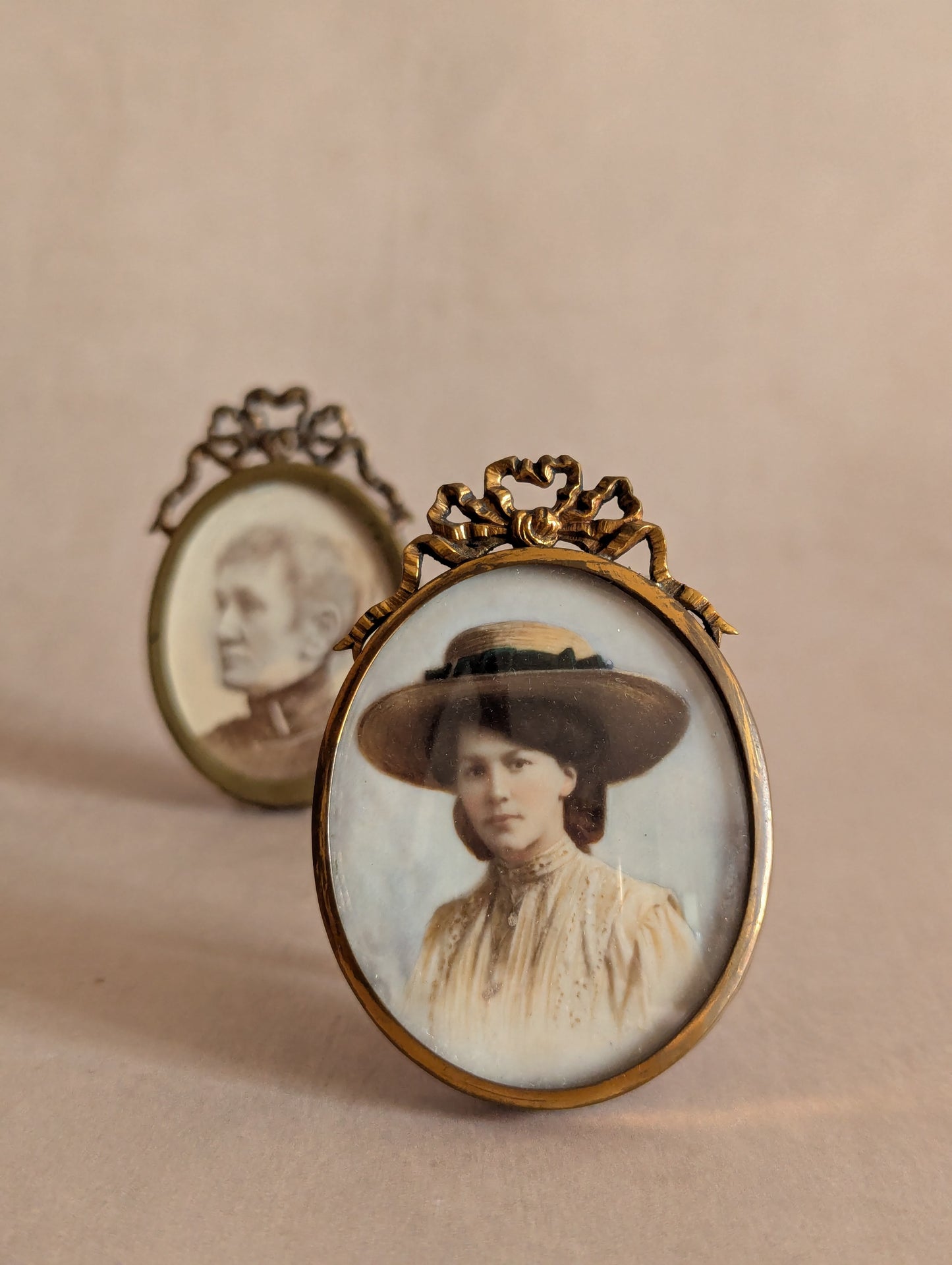 Miniature Brass Plated Bow Keepsake Photo Frame