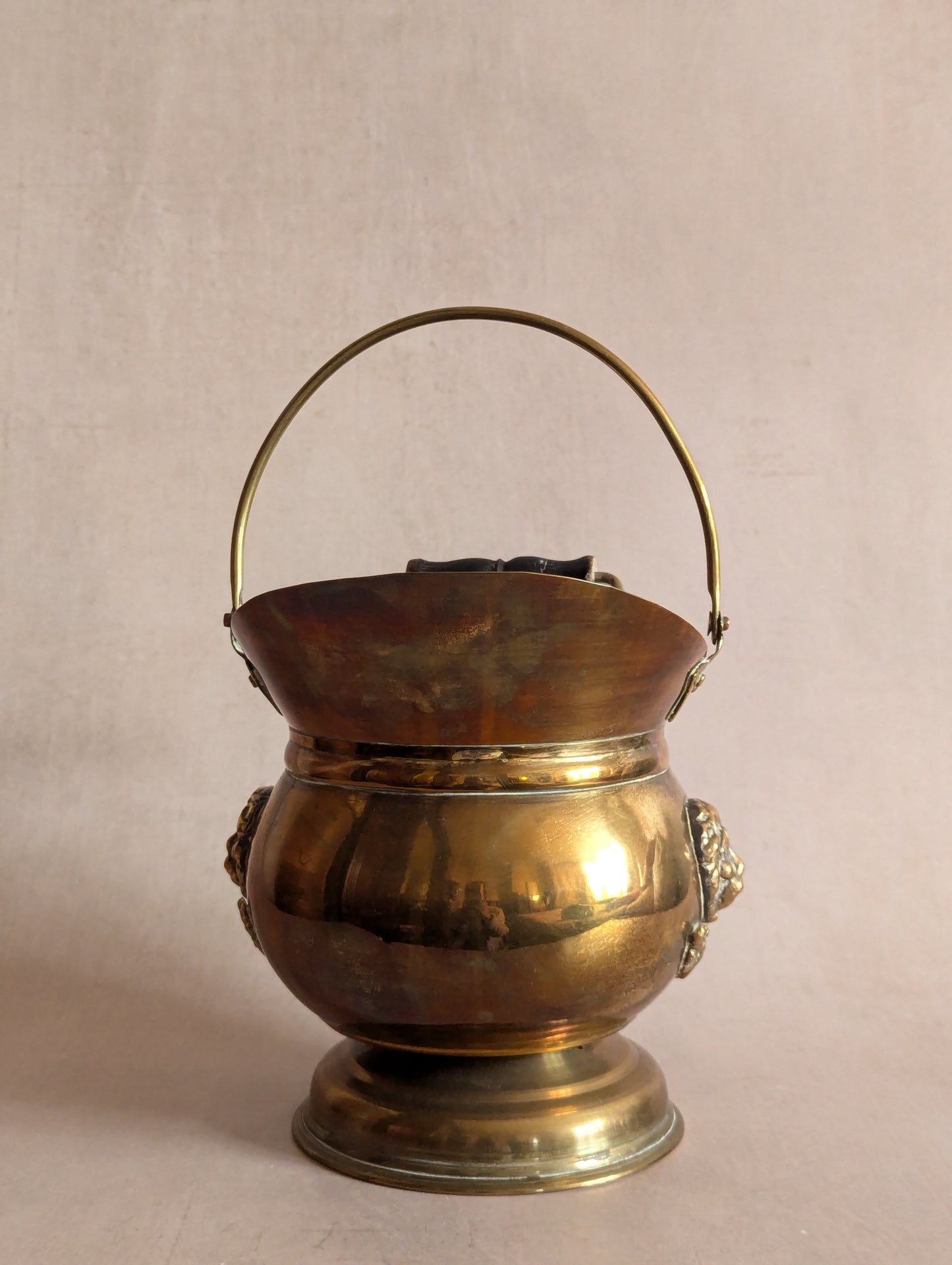 Lion Brass Coal Scuttle Planter Pot