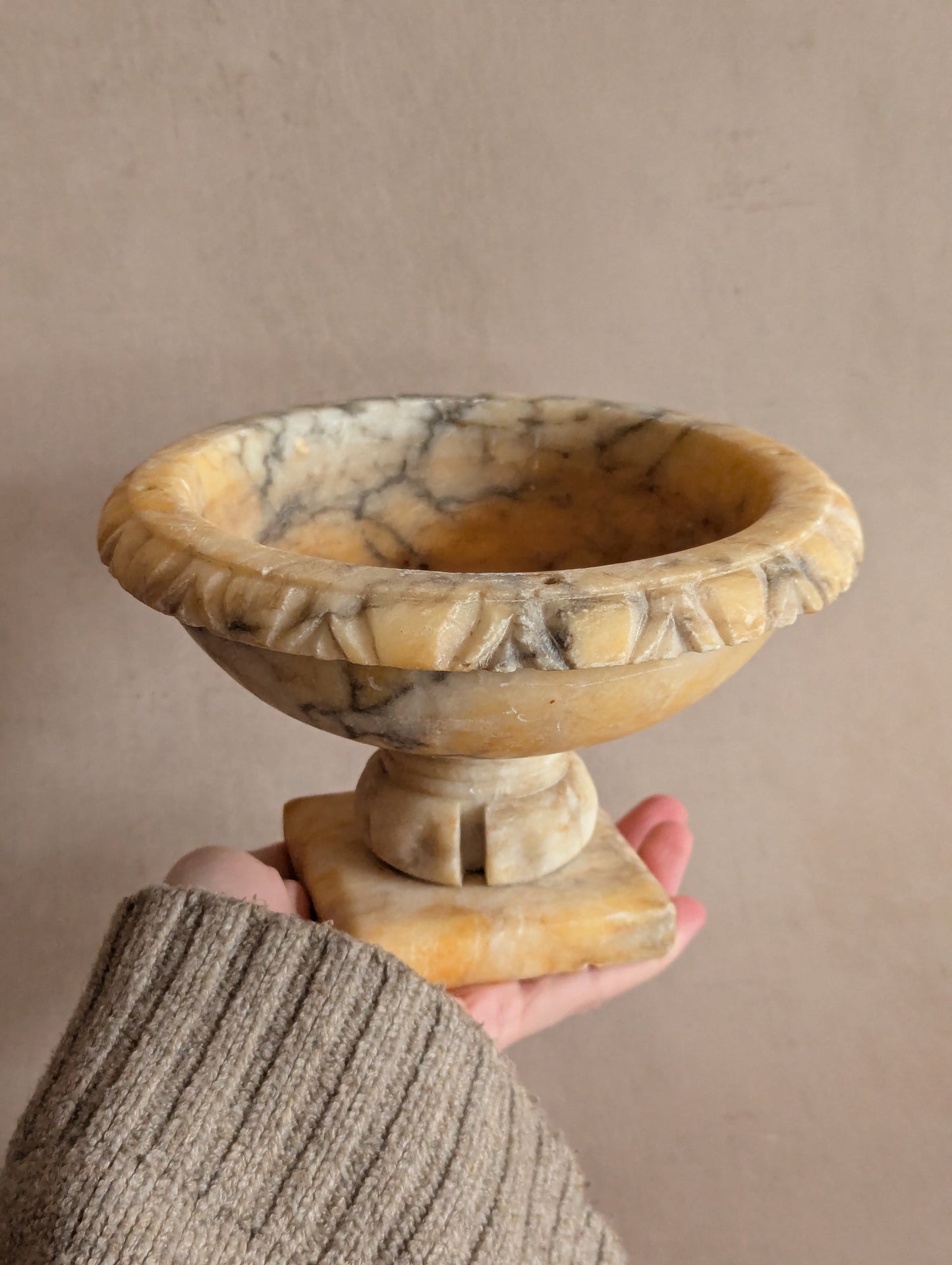 Large Italian Grand Tour Alabaster Tazza Urn (Bird Bath)