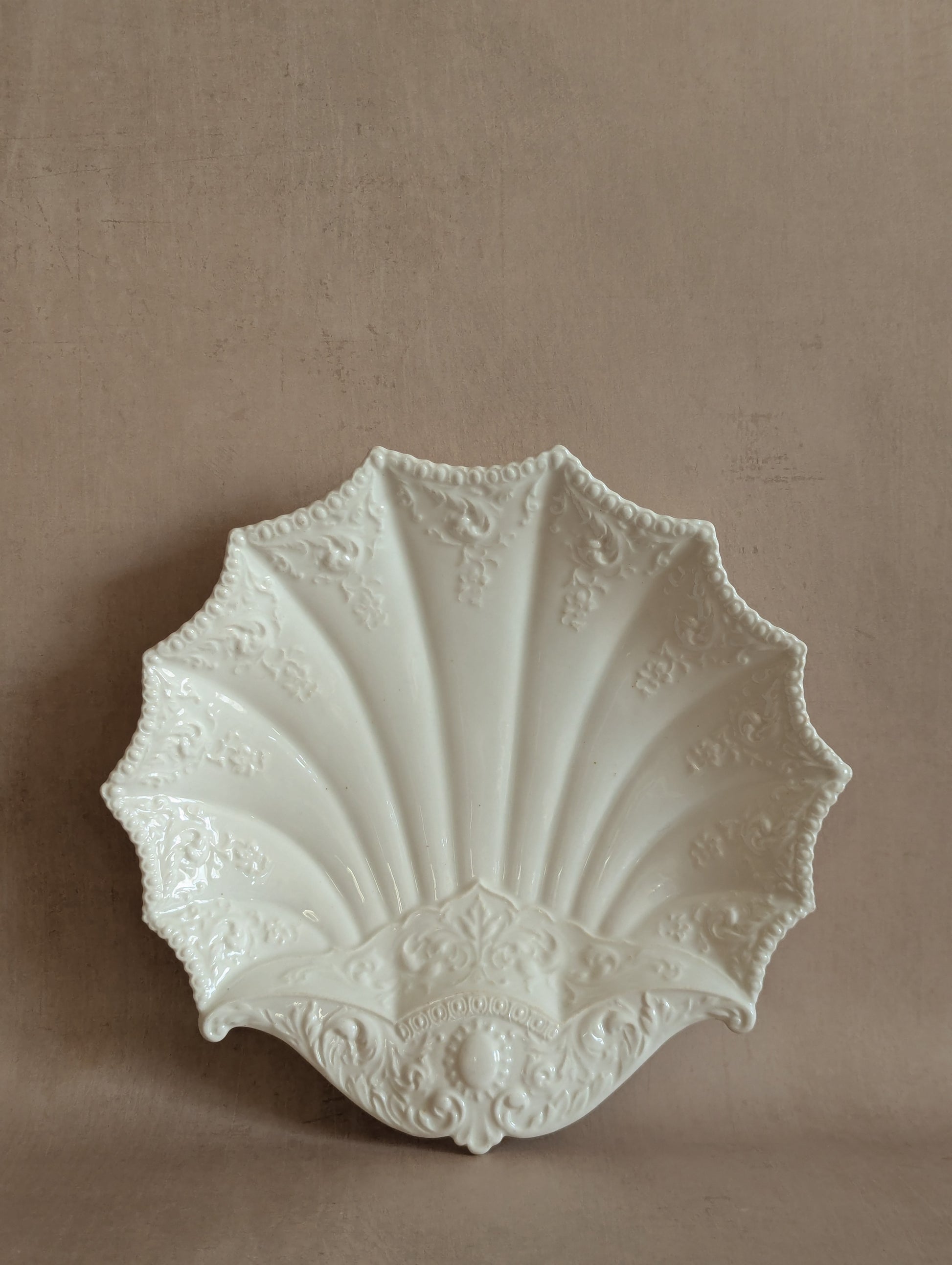 Antique Victorian White Aynsley Ceramic Footed Shell Dish