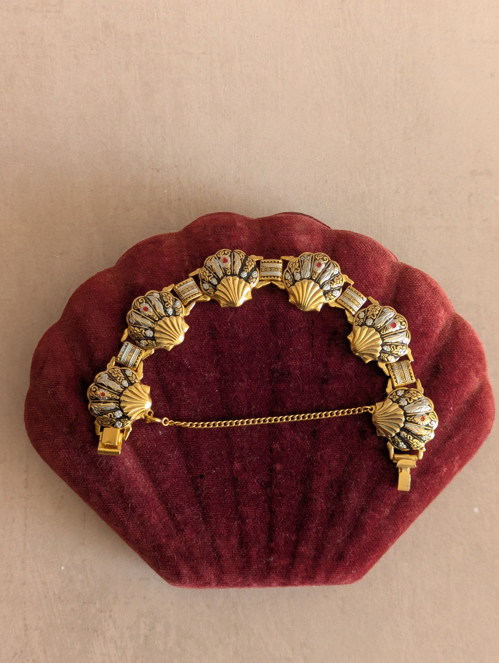 Vintage Spanish Damascene Mid-Century Seashell Link Bracelet
