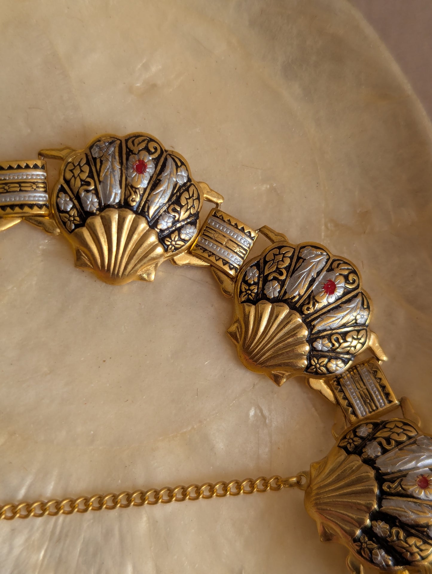 Spanish Damascene Mid-Century Seashell Link Bracelet