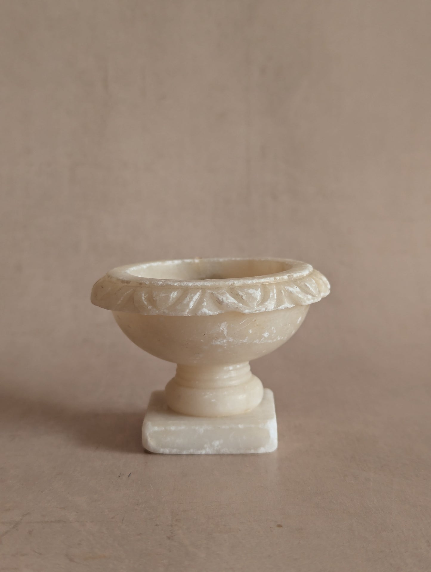 White Italian 19th Century Alabaster Tazza Urn