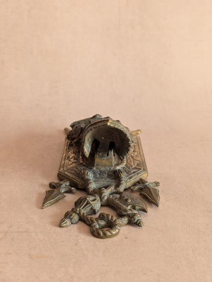 Medieval Knight Gauntlet Brass Desk Clip, Fantasy Gift or Movie Prop