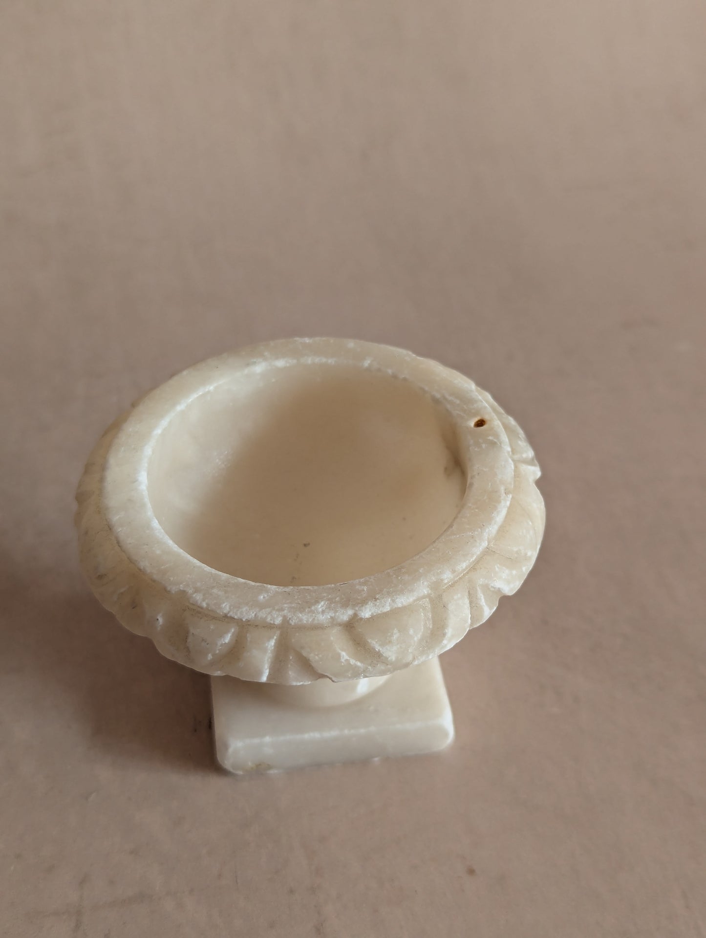 White Italian 19th Century Alabaster Tazza Urn