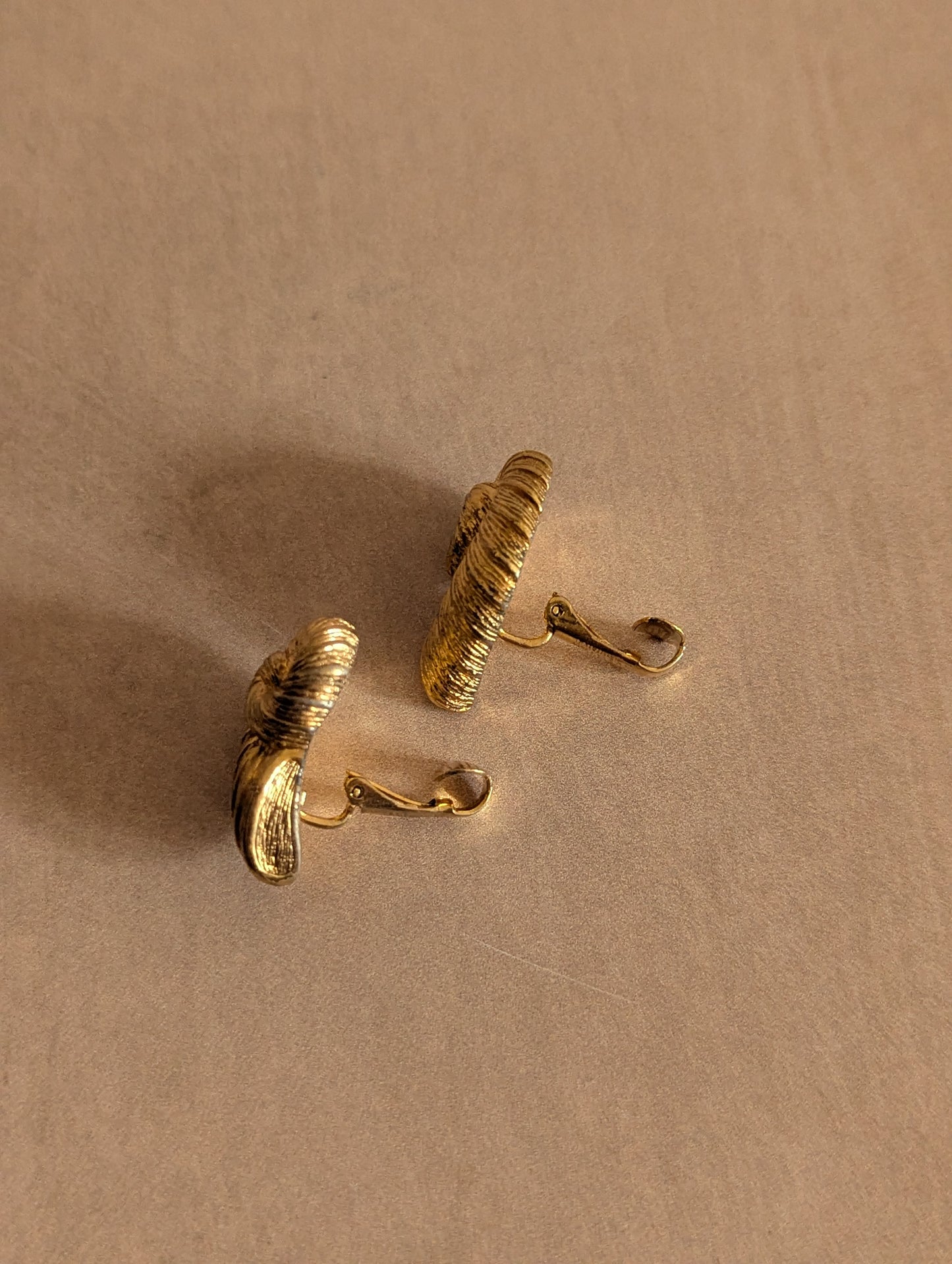 Rare Christian Dior Gold Tone Nautilus Shell Clip On Earrings