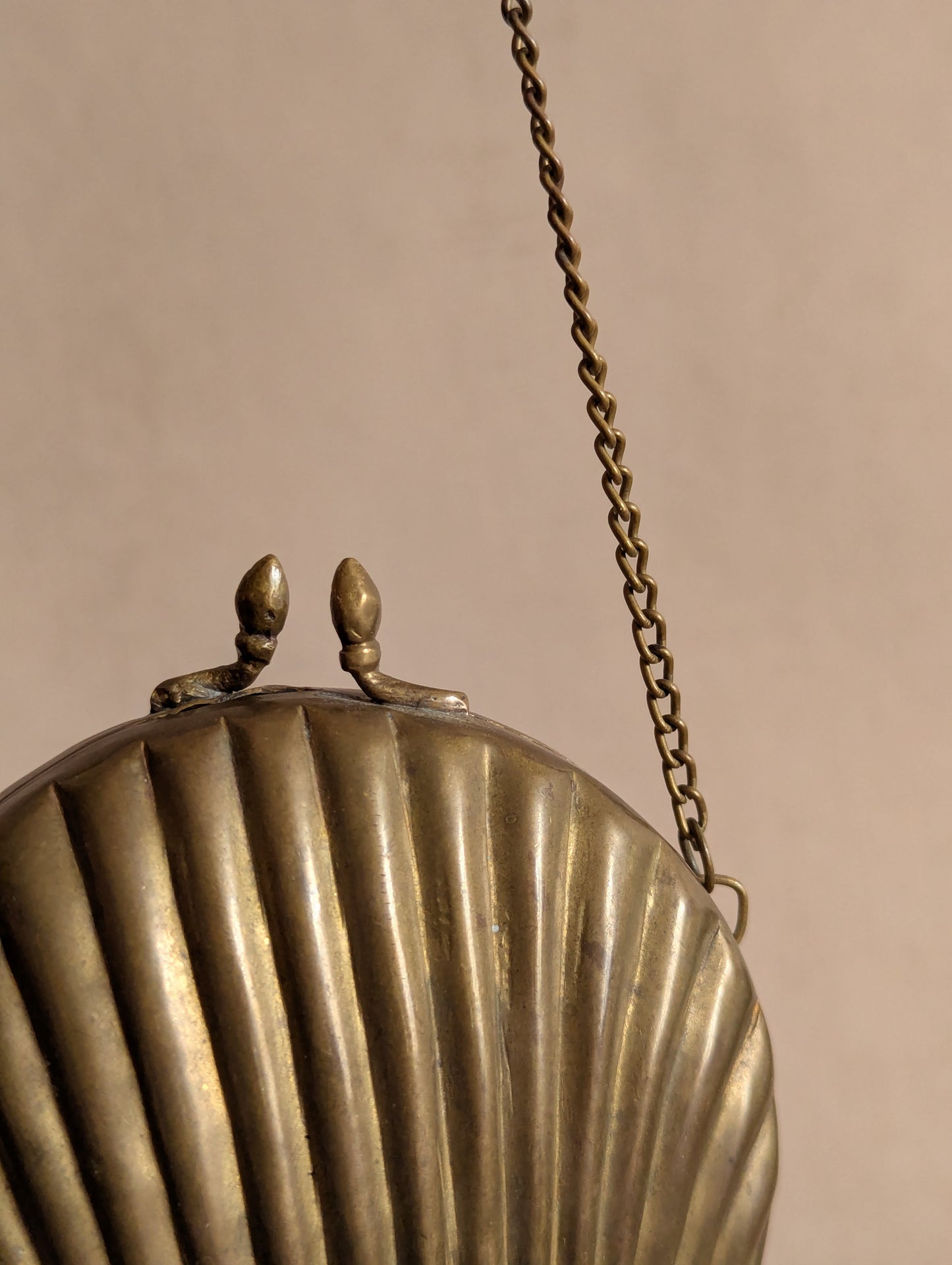 Brass Clamshell Kiss Lock Minaudiere Purse