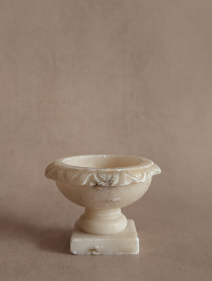 White Italian 19th Century Alabaster Tazza Urn
