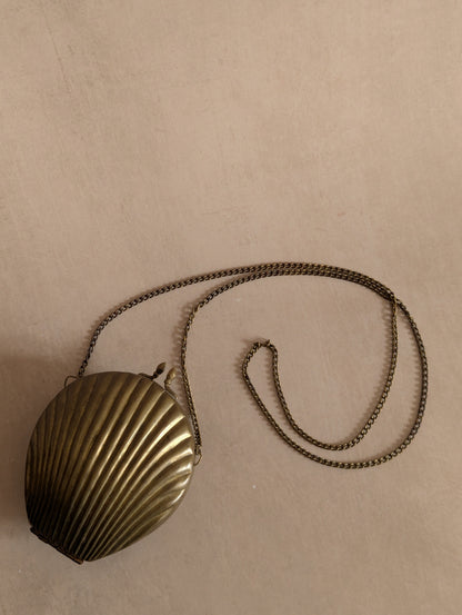 Brass Clamshell Kiss Lock Minaudiere Purse